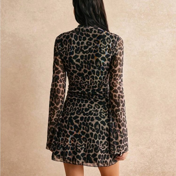 Mesh Leopard Print Flare Sleeve Mini Dress. Size 6 - Picture 3 of 3